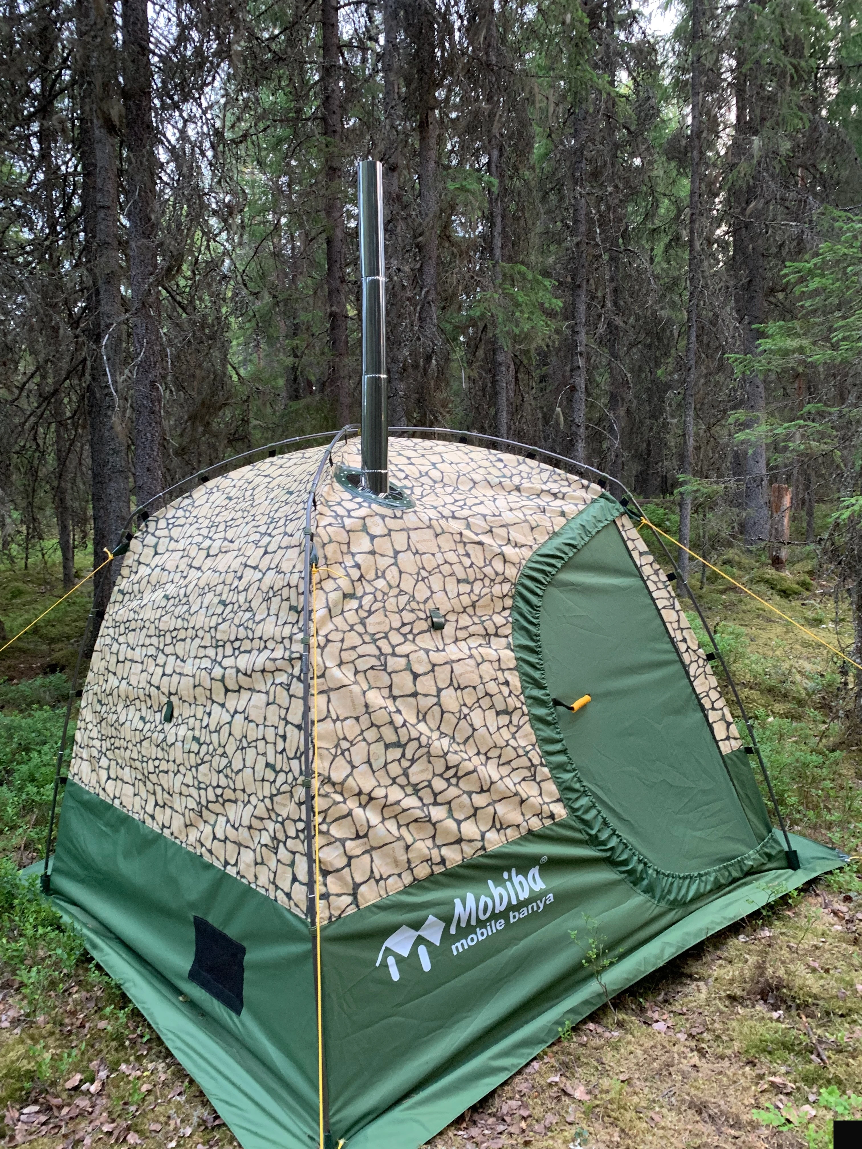 Мобильная баня Mobiba в карельском лесу
